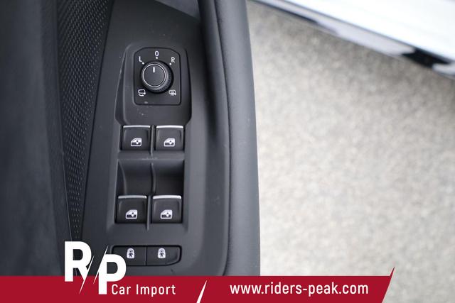 Volkswagen Passat Variant 2.0 TDI 142 kW 4Motion R-Line DSG 4M Black, AHK, IQ.Light, HUD, 19-Zoll, AreaView, Navi, Side 