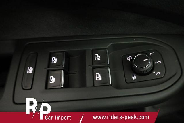 Volkswagen Golf 2.0 TSI 195 kW GTI VIII DSG, Navi, Side, Matrix, Kamera, Winter, 19-Zoll 