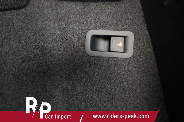 Skoda Karoq Sportline 1.5 TSI DSG Sportline, Pano, AHK, Navi, Matrix, AreaView, Side, FS-beheizbar, Winter, 19-Zoll 