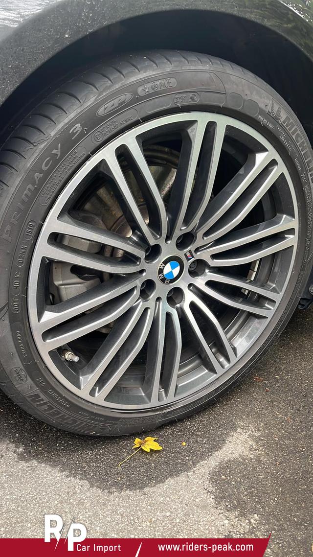 BMW 5er 520 d M Sport /// LederExclusiv SHZ HeadUp GlasDach NaviProf 