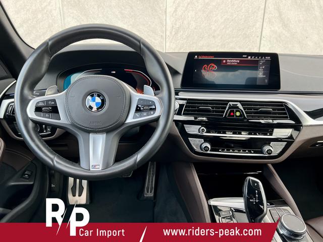 BMW 5er 520 d M Sport /// LederExclusiv SHZ HeadUp GlasDach NaviProf 