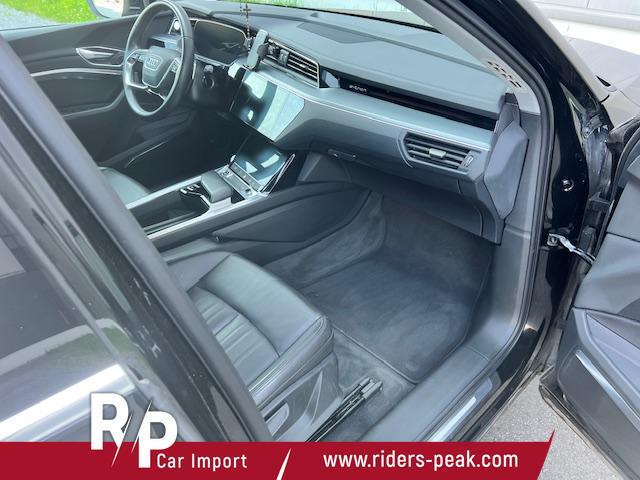 Audi Q8 e-tron 55 quattro Business 