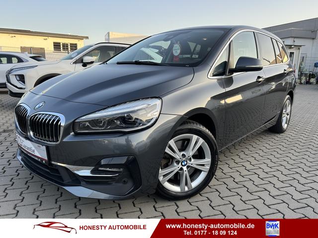BMW 2er Gran Tourer - ALLRAD - 7 SITZER 220d xDrive Luxury Line (EURO 6d-TEMP)*AD-BLUE*LICHT-PAKET*HEAD-UP-DISPLAY*AUTOMATIK*PANORAMADACH*LEDER*NAVIGATION*USB*RÜCKFAHRKAMERA*ELEKTR.HECKKLAPPE*MULTIFUNKTIONSLENKRAD*ELEKTR.PARK*DSC*BREMSE*2 ZONEN KLIMAAUTOMATIK