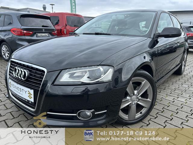 Audi A3 - 2.0 TDI DPF Ambition*XENON-SCHEINWERFER-PLUS*MULTIFUNKTIONSLENKRAD*FREISPRECHEINRICHTUNG*TEMPOMAT*KLIMAAUTOMATIK*START/STOP AUTOMATIK*ESP*SITZHEIZUNG*CD-PLAYER*6 GANG*RAUCHER-PAKET*AUßENSPIEGEL ELEKTR. VERSTELL-U. HEIZBAR*BLUETOOTH*SPORTSITZE*EDS*AUX*