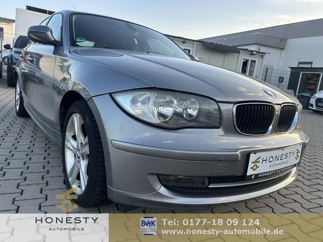 BMW 1er - - 118 i Euro 5*ZSteuerkettensatz inkl. NW Versteller NEU*WISCHERPLATT NEZ&Uuml;NDKERZEN NEU*START/STOP ANLAGE*SITZHEIZUNG*MULTIFUNKTIONSLENKRAD*TEMPOMAT*PARKSENSOR HINTEN*AUX-IN*AU&szlig;ENSPIEGEL ELEKTR.VERSTELLBAR*BORDCOMPUTER*DSC*6 GANG**KLIMAAUTOMATIK*NEU*