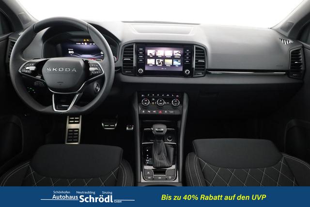 Skoda Karoq Sportline 1.5 TSI DSG Sportline, Pano, AHK, Navi, CANTON, Matrix, AreaView, Side, el. Klappe, FS-beheizbar, 5 J.-Garantie 