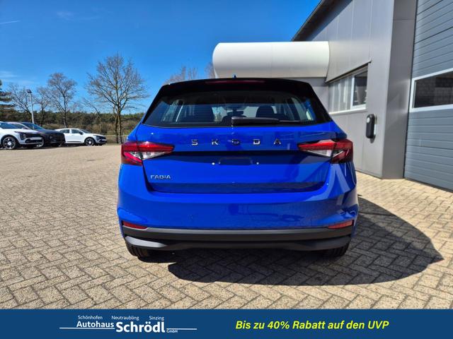 Skoda Fabia 1.0 TSI 95PS Selection 5-t&uuml;rig R&uuml;ckf.Kamera Parksensoren Sitzheizung Multifunktionslenkrad Klima Skoda-Radio Bluetooth Touchscreen Tempomat Nebelsch. Apple CarPlay + Android Auto 