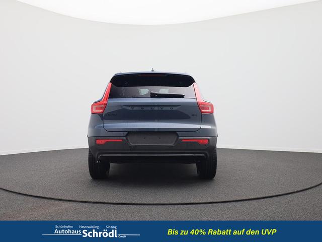 Volvo XC40 2.0 Black Edition Plus B4 Mild-Hybrid 197PS Automatik elektr. PanoDach R&uuml;ckf.Kamera PDC v+h ACC el.Heckklappe Harman/Kardon-Sound Klimaautomatik Sitzheizung Lenkradheizung Apple CarPlay Android Auto 20-LM 
