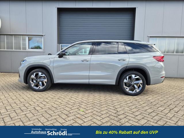Skoda Kodiaq Sportline 1.5 TSI 204PS PHEV DSG schwenkb. AHK elektr. PanoDach HUD Alcantara PDC v+h 360&deg;Kamera CANTON Sound Klimaautomatik Sitzheizung Lenkradheizung Navi Apple CarPlay Android Auto 2xKeyless 19"LM vollelektr. Reichweite 116KM 