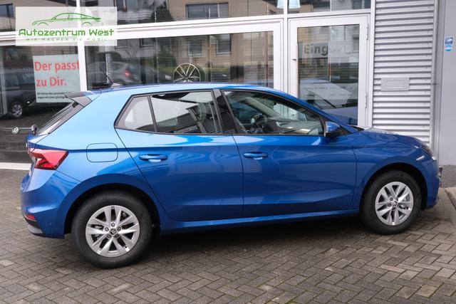 Skoda Fabia Blau 
