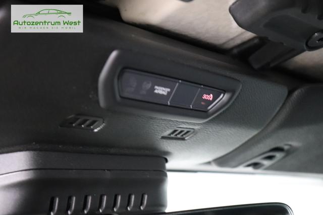 JEEP Wrangler Unlimited 2.0 GME 272 PHEV SaharaPDN Sting Gray 1ML + 212 Leder schwarz "0MH, 0ZT+LMS Sicherheits-Paket (ist in Deutschland Serie) AFF+212+JPM Overland-Paket 5CD Granite Crystal Metallic PAU AAN Technologie-Paket (ist in Deutschland Serie) AD6 LED Lightning Group mit LED-Hauptscheinwerfer (ist in Deutschland Serie) AFB Dachhimmel mit zusätzlicher Geräuschdämmung AHT Lichtmaschine / Batterie mit erhöhter Kapazität AWS, CWA MOPAR ® Allwetter-Fußmatten GCD, GMA Gorilla Glas (Frontscheibe) LSB Alarmanlage RDG GLOBAL TELEMATICS BOX MODULE (TBM) RTR E Call SOS klic XC3 MOPAR ® Haltegriffe XNY Off-Road Frontkamera"