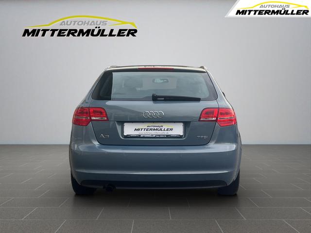 Audi A3 Sportback TFSI Attraction Standheizung 8 fach bereift 