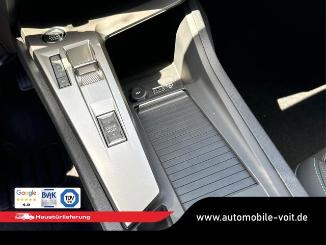 Peugeot / 308 SW / Weiß / / / EAT8+SHZ+AGR+KAMERA+ACC+KLIMA+LED+PDC+17 ALU