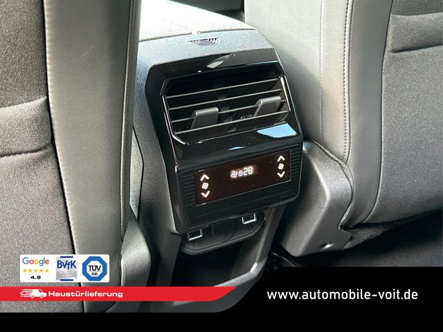 Peugeot / 5008 / Grau / / / e-DSC6+7 SITZE+NAVI+KAMERA+LED+19 ALU+KLIMA+PANORAMADISPLAY