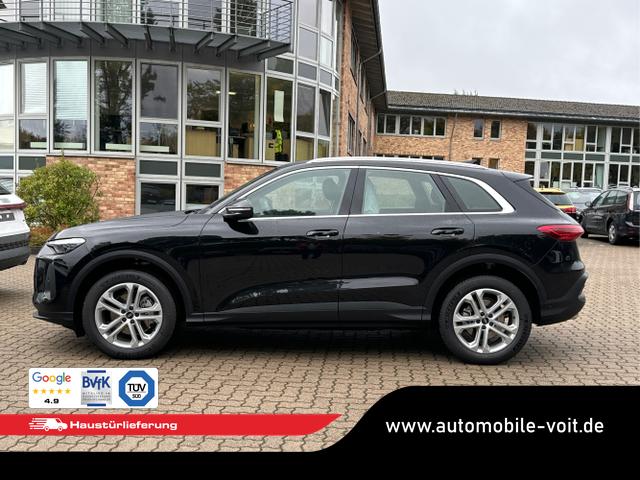 Audi Q5 - Basis quattro+AHK+ACC+RFK+19"ALU+NAVI