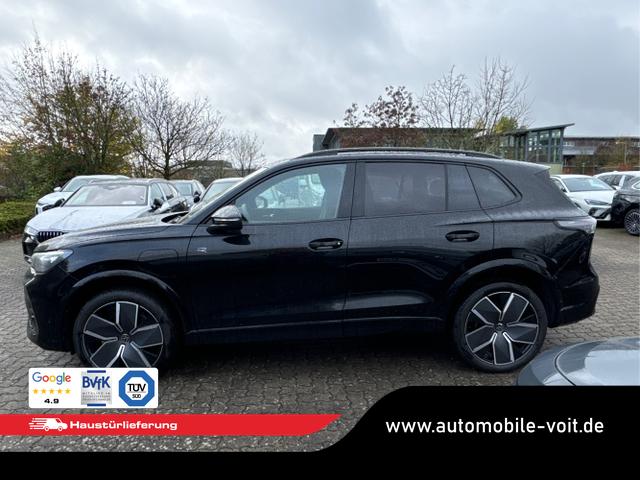 Volkswagen / Tiguan / Schwarz / / / PANO+HD MATRIX+AHK+NAVI+BLACK STYLE+20 LM+ACC
