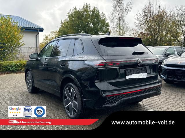 Volkswagen / Tiguan / Schwarz / / / PANO+HD MATRIX+AHK+NAVI+BLACK STYLE+20 LM+ACC