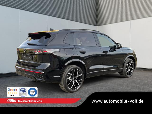 Volkswagen / Tiguan / Schwarz / / / 4x4 AHK+PANO+STANDHZG+20 ALU+eHK
