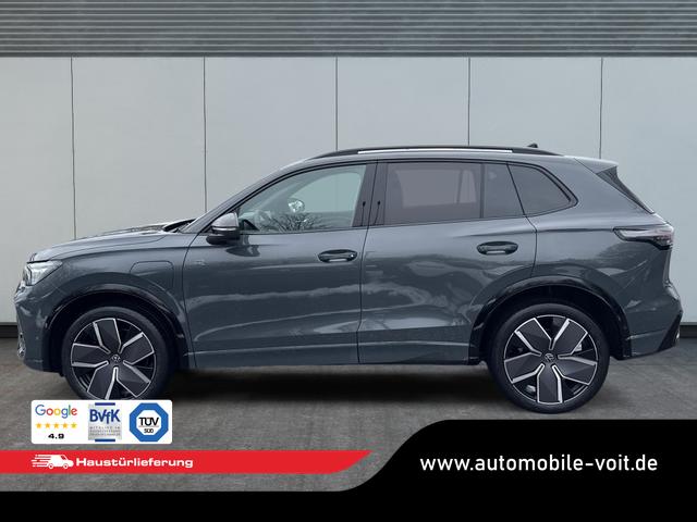 Volkswagen / Tiguan / Grau / / / PLUG-IN+PANO+AHK+HD MATRIX+NAVI+BLACK STYLE+20 LM+ACC