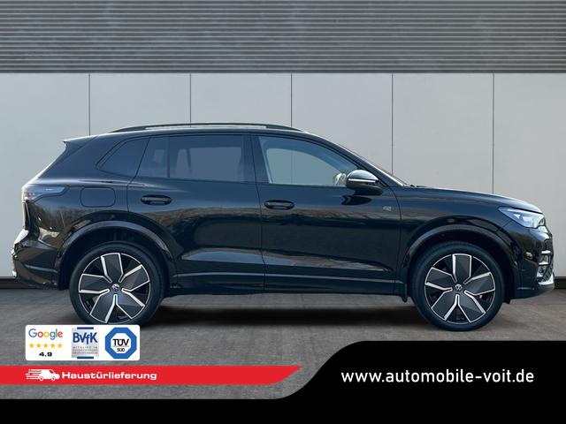 Volkswagen / Tiguan / Schwarz / / / 4 MOT+AHK+NAVI+PANORAMA+EL. HECK.+20 ALU