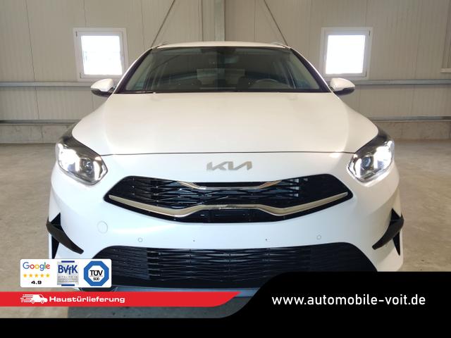 Kia / Ceed Sportswagon / Wei&szlig; / / / , Beispielbilder, ggf. teilweise mit Sonderausstattung