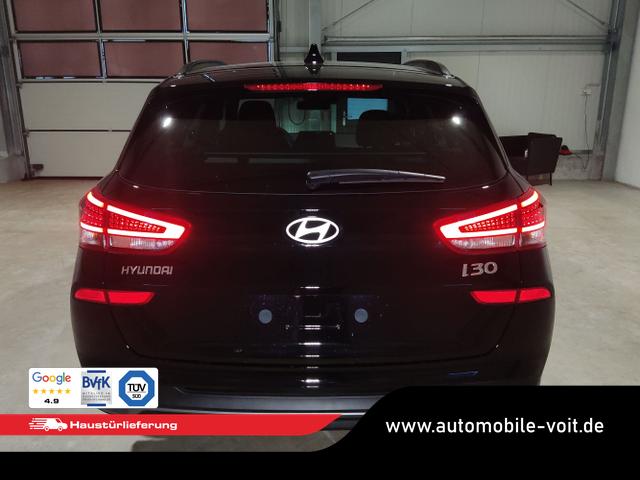 Hyundai / i30 Kombi / Schwarz / / / , Beispielbilder, ggf. teilweise mit Sonderausstattung