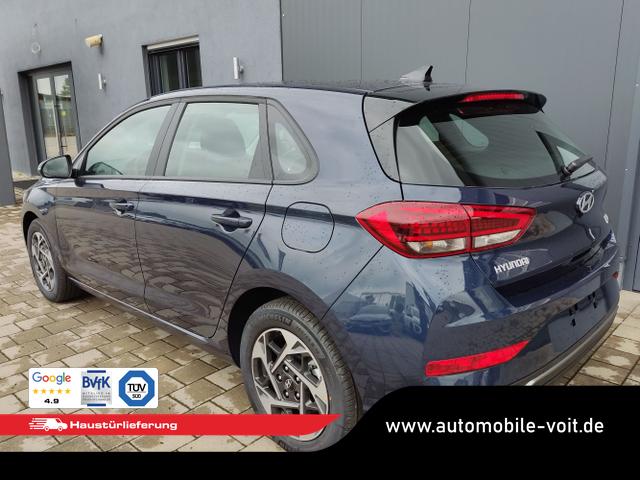 Hyundai / i30 / Blau / / / 