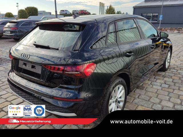 Audi / A3 Sportback / Schwarz / / / 