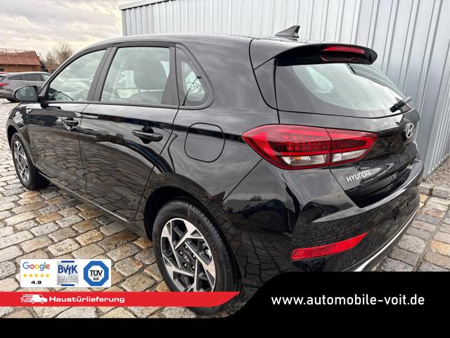 Hyundai / i30 / Schwarz / / / 