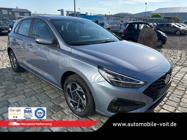 Hyundai / i30 / Blau / / / 