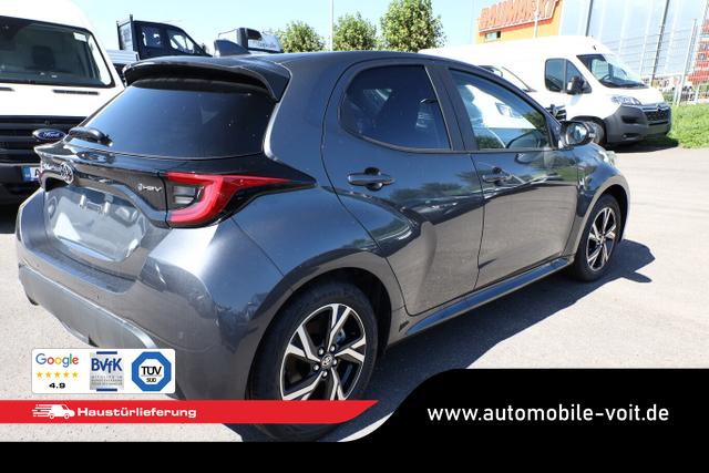 Toyota Yaris LED DigiC Privacy ACC Kam 16"LM CarPlay 