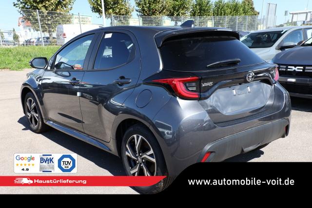 Toyota Yaris LED DigiC Privacy ACC Kam 16"LM CarPlay 