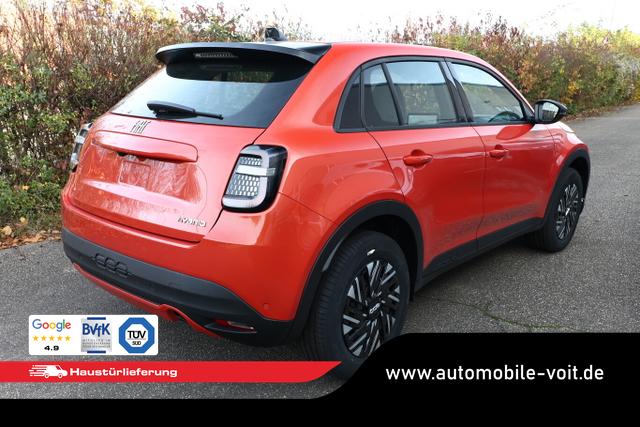 Fiat 600 Basis MHEV 110 DCT Nav SHZ KeyL LED Kam PDC CarP 