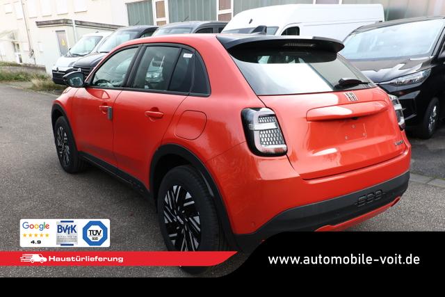 Fiat 600 Basis MHEV 110 DCT Nav SHZ KeyL LED Kam PDC CarP 