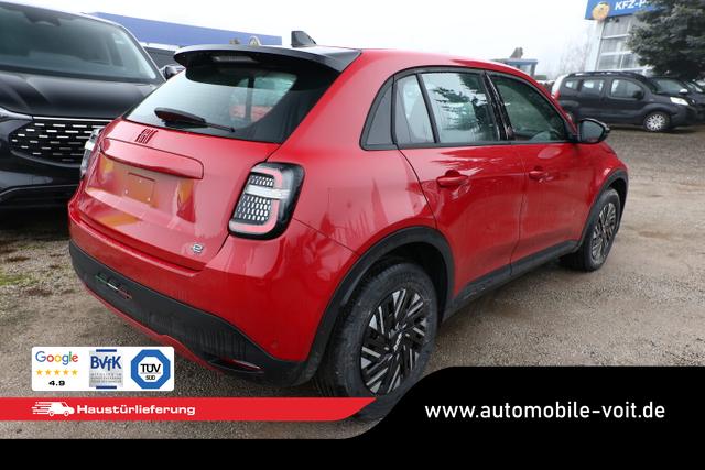 Fiat 600e RED 54kWh 11kW-OBC CarPlay W&auml;rmepumpe PDC 