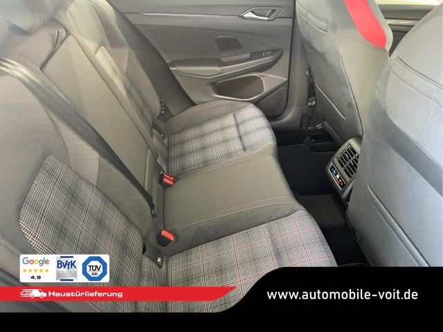 Volkswagen / Golf / Schwarz / / / DSG AHK+Pano+Sitzheizung vo+hi