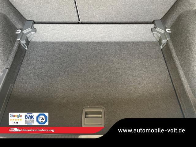 Volkswagen / Taigo / Weiß / / / 110PS DSG AHK+Navi+IQ.Light