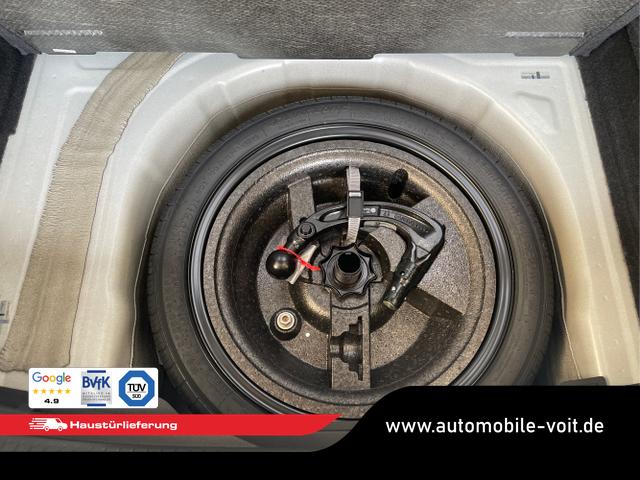 Volkswagen / Taigo / Weiß / / / 110PS DSG AHK+Navi+IQ.Light