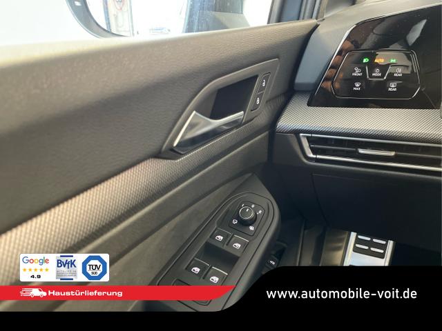 Volkswagen / Golf Variant / Schwarz / / / 150PS DSG+Black Style+AHK