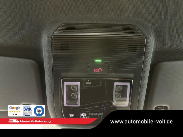 Volkswagen / Golf Variant / Schwarz / / / 150PS DSG+Black Style+AHK