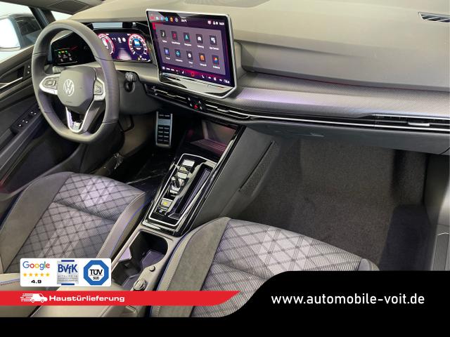 Volkswagen / Golf Variant / Schwarz / / / 150PS DSG+Black Style+AHK