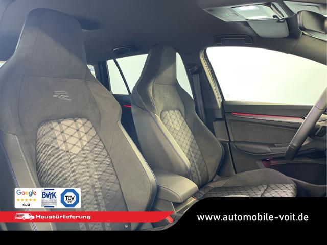 Volkswagen / Golf Variant / Schwarz / / / 150PS DSG+Black Style+AHK
