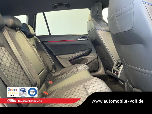 Volkswagen / Golf Variant / Schwarz / / / 150PS DSG+Black Style+AHK