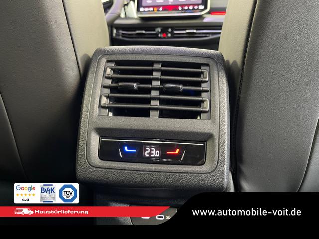 Volkswagen / Golf Variant / Schwarz / / / 150PS DSG+Black Style+AHK