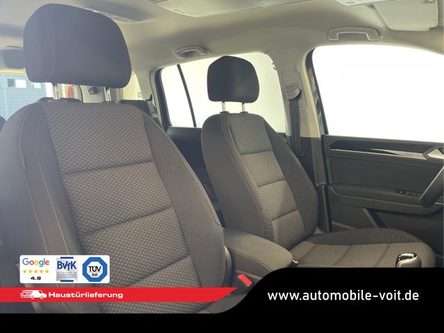 Volkswagen / Touran / Schwarz / / / 7Si+IQ.Light+AHK+Kessy+Cam