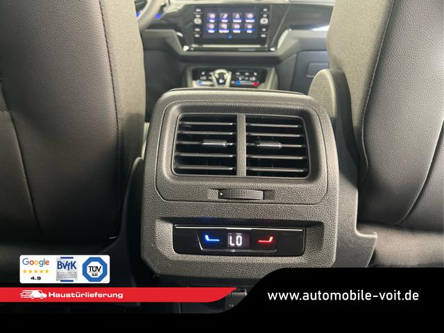 Volkswagen / Touran / Schwarz / / / 7Si+IQ.Light+AHK+Kessy+Cam