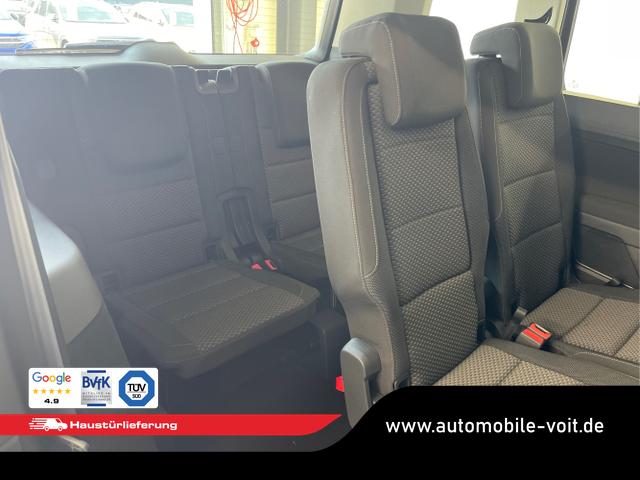 Volkswagen / Touran / Schwarz / / / 7Si+IQ.Light+AHK+Kessy+Cam