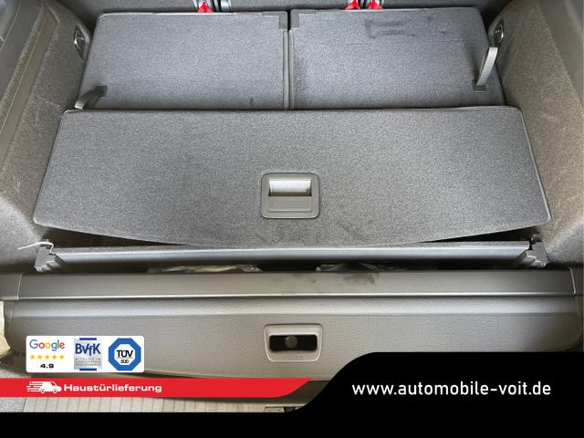 Volkswagen / Touran / Schwarz / / / 7Si+IQ.Light+AHK+Kessy+Cam