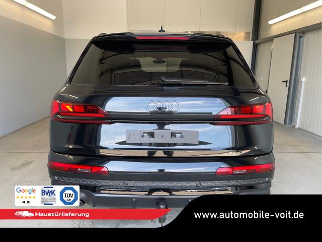 Audi / SQ7 / Schwarz / / / Nachtsicht+Fahrwerkspaket
