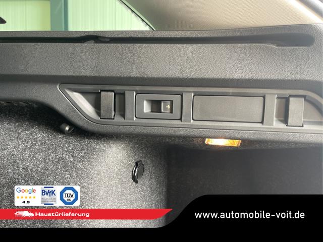 Skoda / Octavia Combi / Grau / / / DSG AHK+Sitzheizung+App Connect